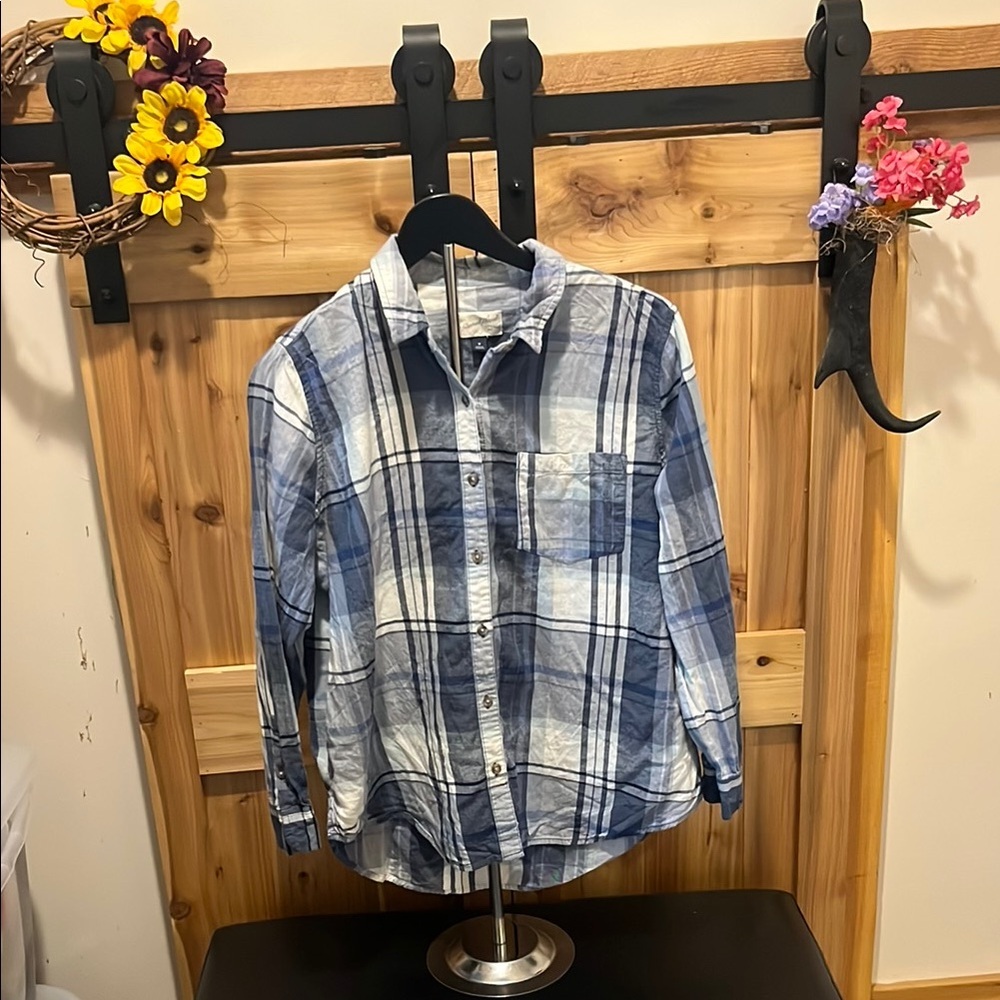 Universal Thread Blue Plaid Button Down Shirt